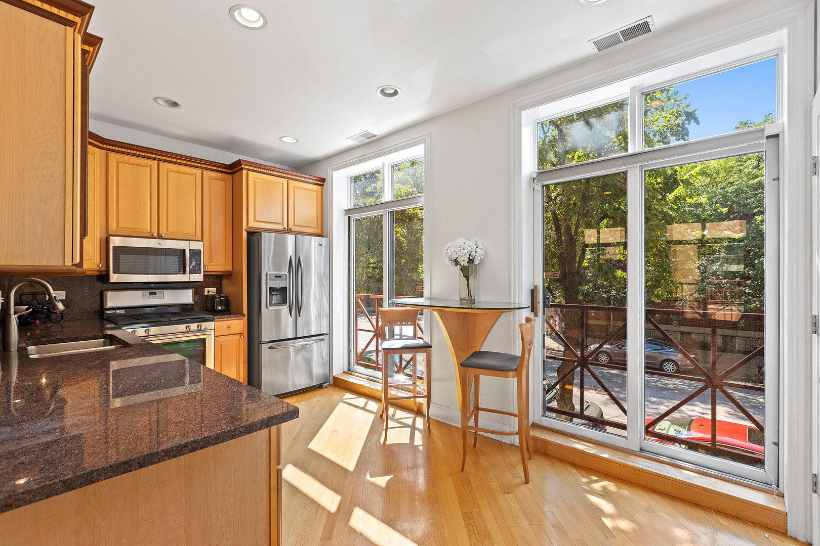 1350 W Byron Street Unit: 3