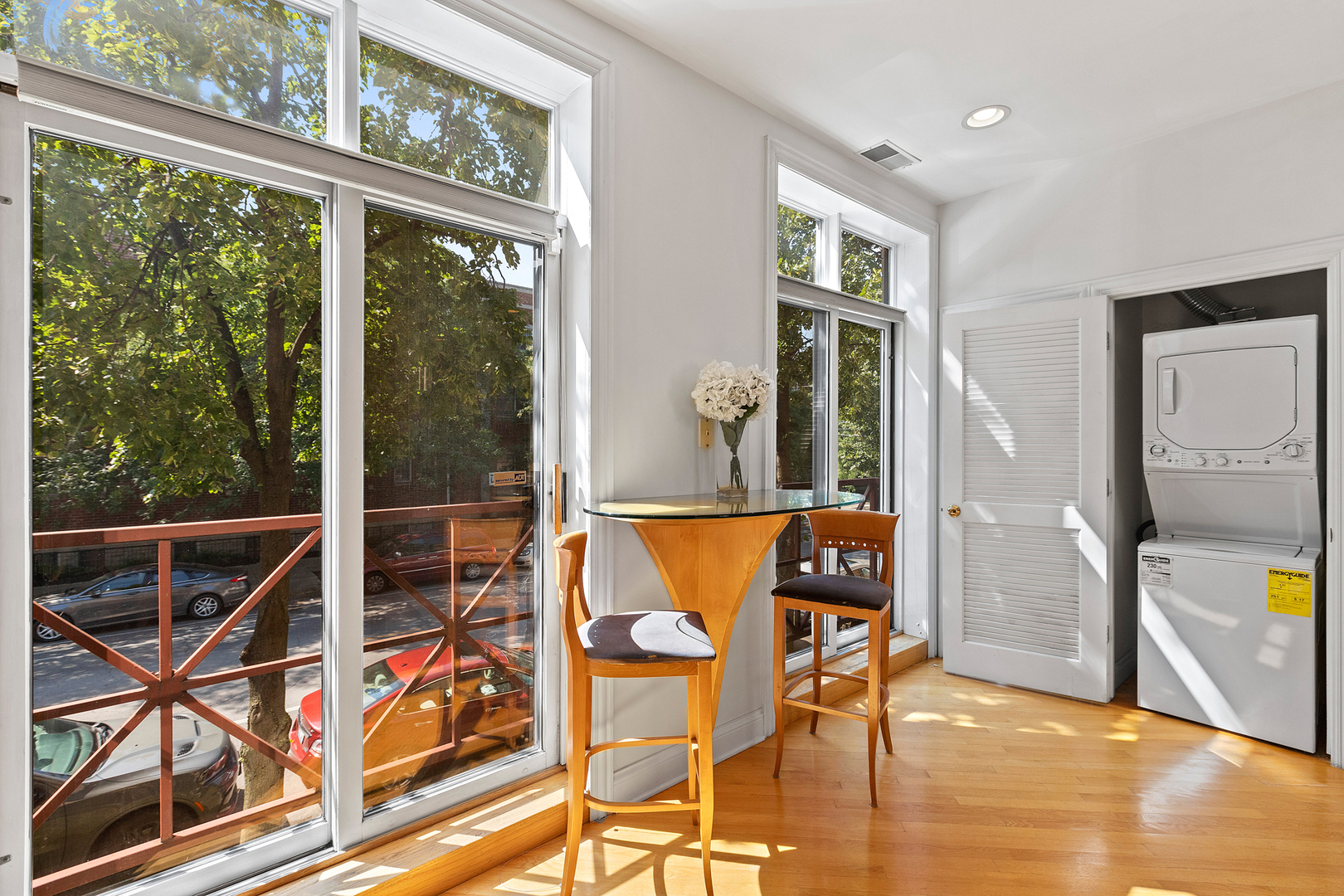 1350 W Byron Street Unit: 3