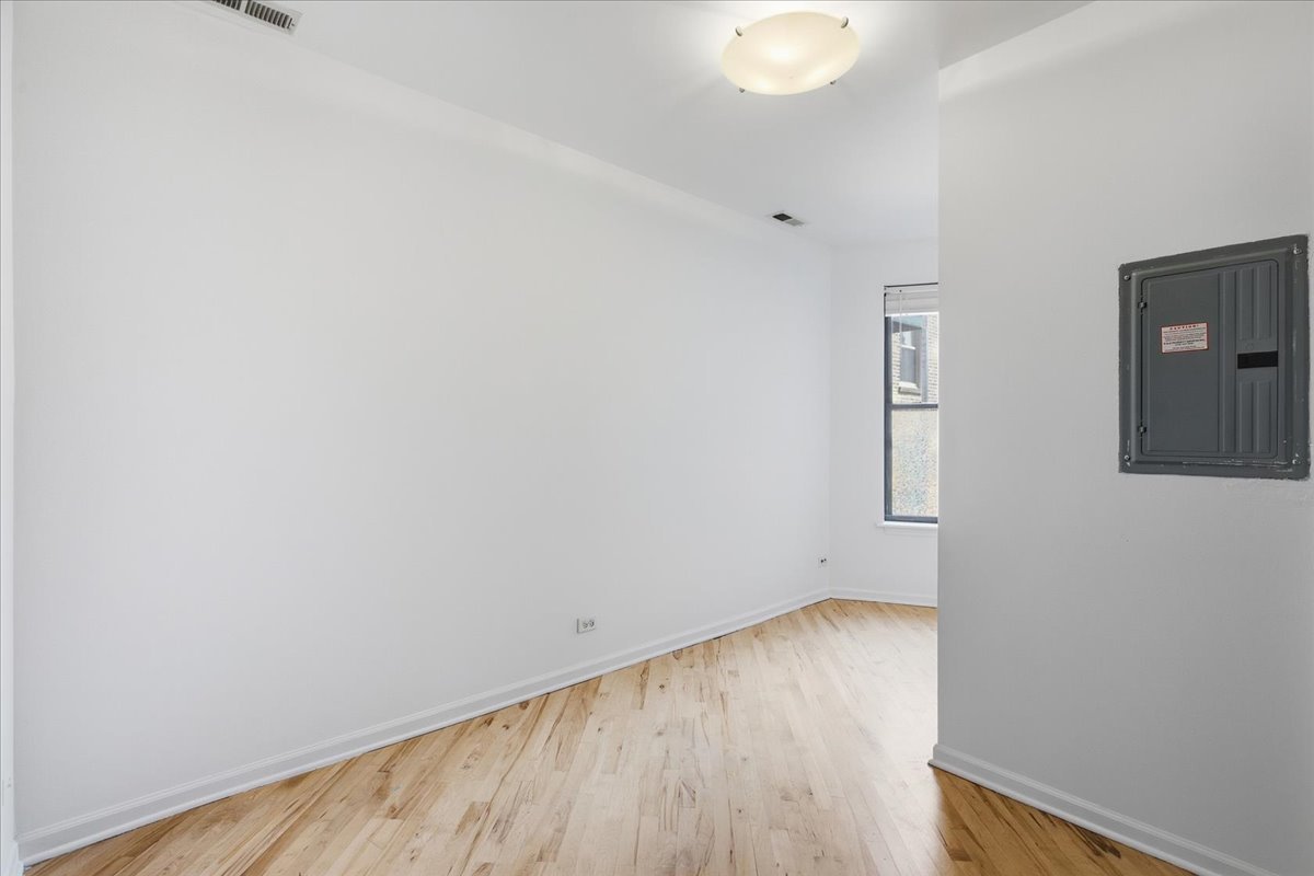 1627 W Columbia Avenue Unit: 1E