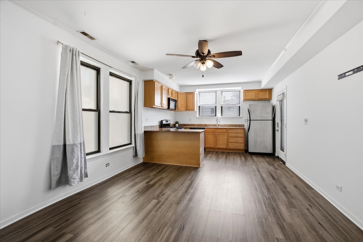 1627 W Columbia Avenue Unit: 1E