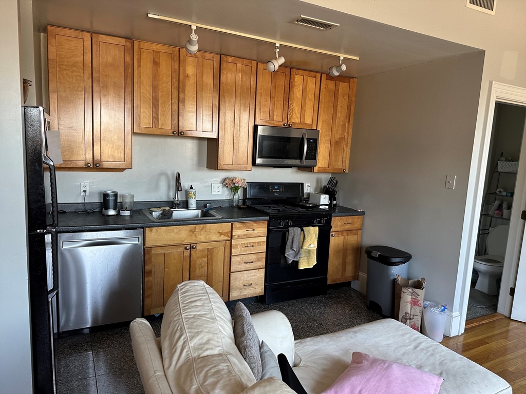 605 Dorchester Ave # 3