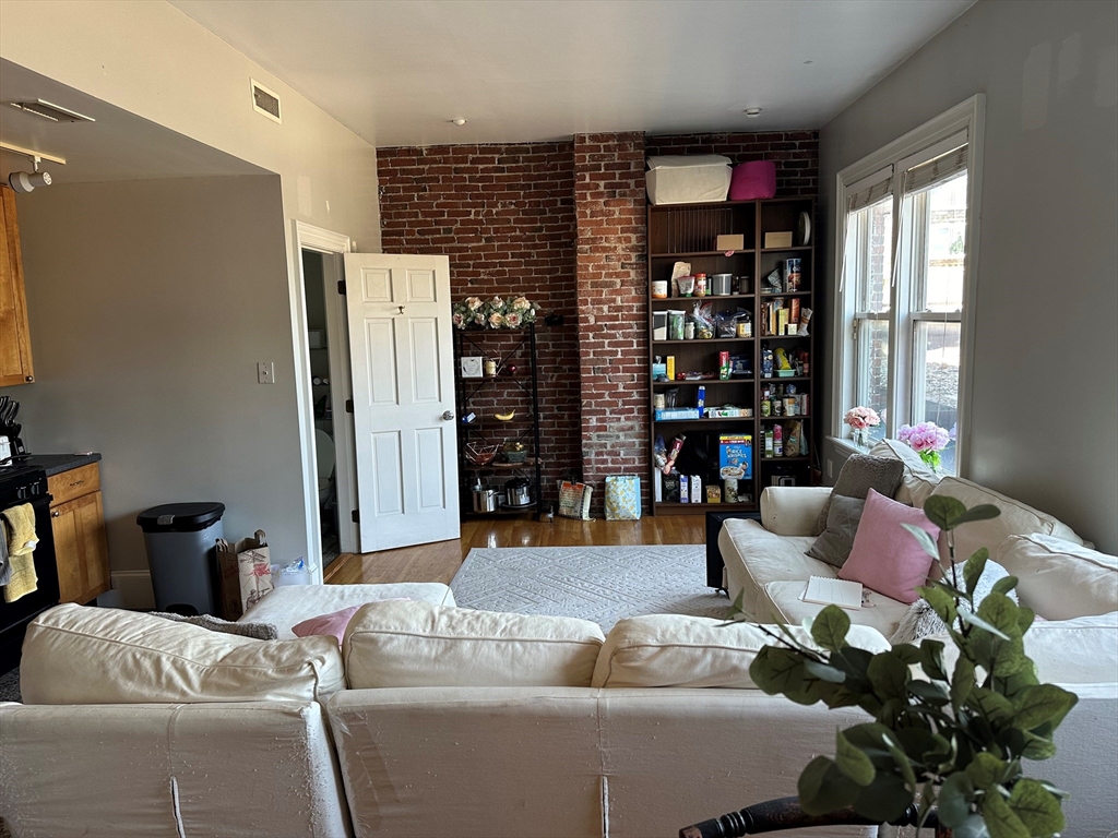 605 Dorchester Ave # 3