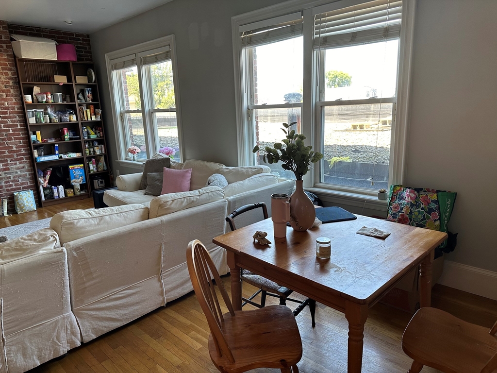 605 Dorchester Ave # 3