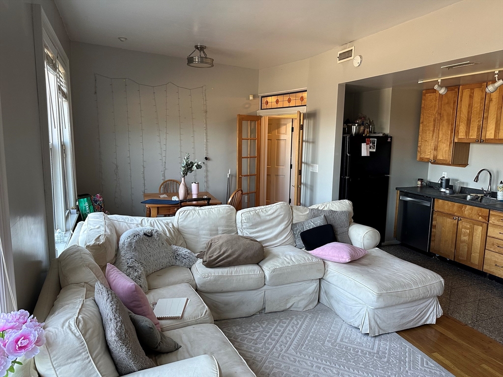605 Dorchester Ave # 3
