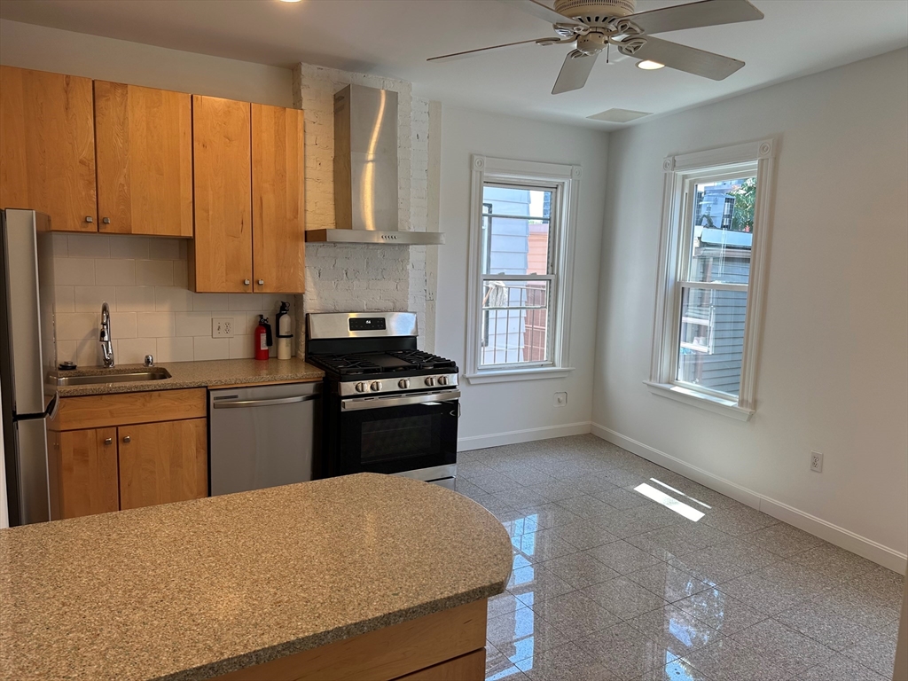 8 Boston St Unit: 3