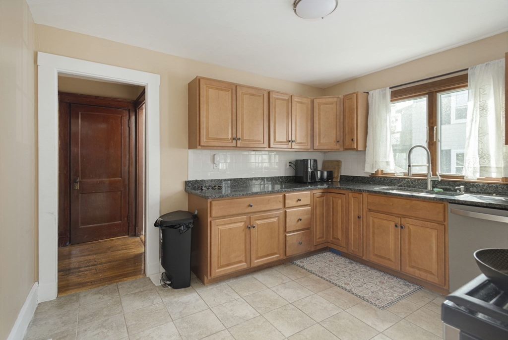 31-33 Underwood Ave
