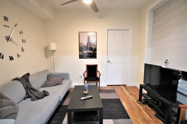 102 Tremont St # 3