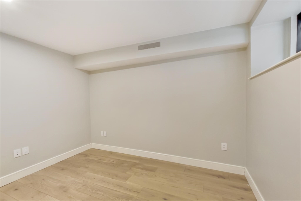 14 N Bennet St # 2
