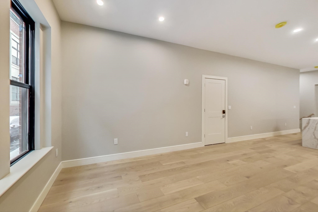 14 N Bennet St # 2