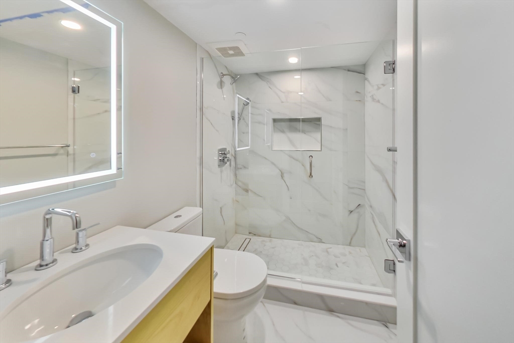 14 N Bennet St # 2