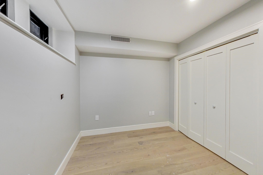 14 N Bennet St # 2