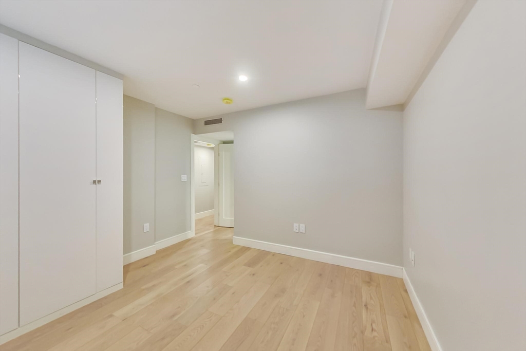 14 N Bennet St # 2