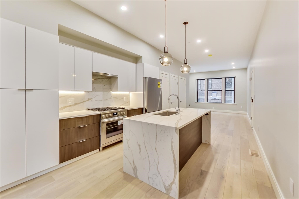 14 N Bennet St # 2
