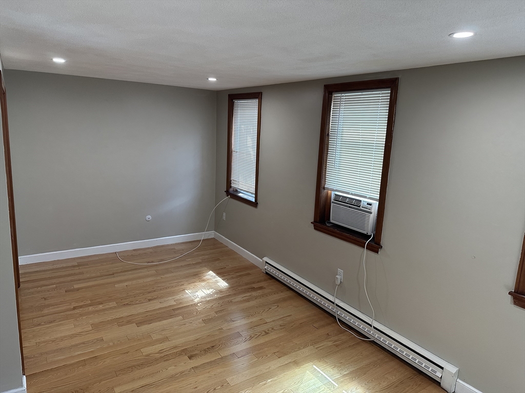 14 Edgerly Pl # 3