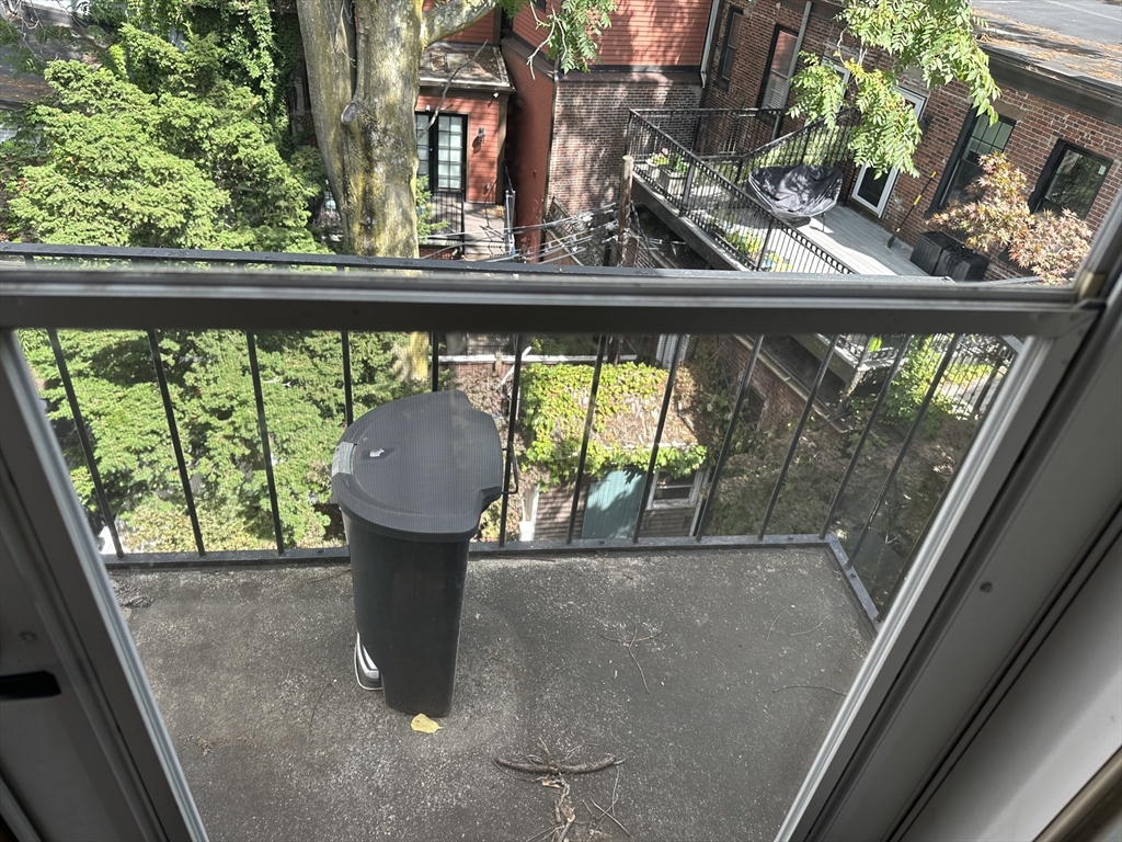 14 Edgerly Pl # 3