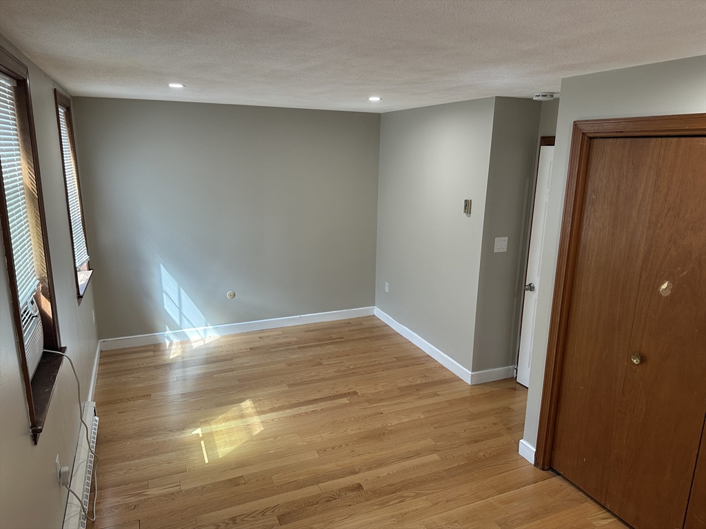 14 Edgerly Pl # 3