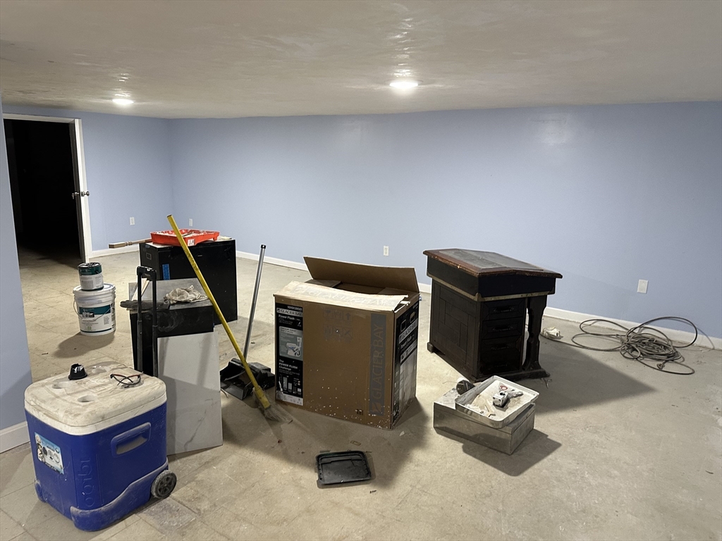 371 A Centre St, Boston