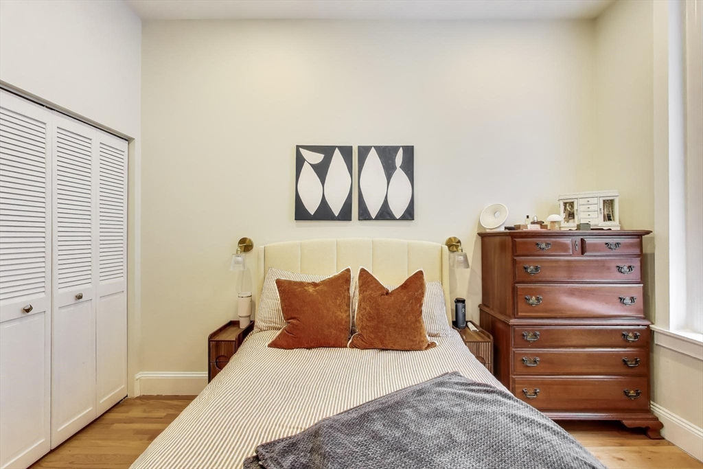 298 Commonwealth Ave # 202