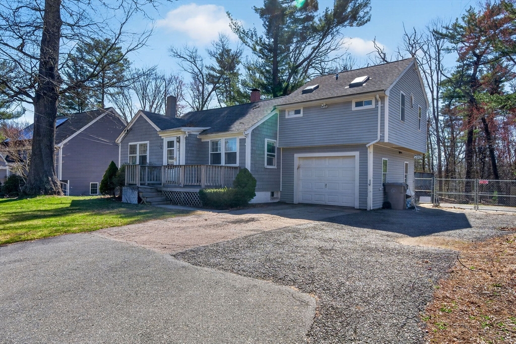 105 Connolly Rd
