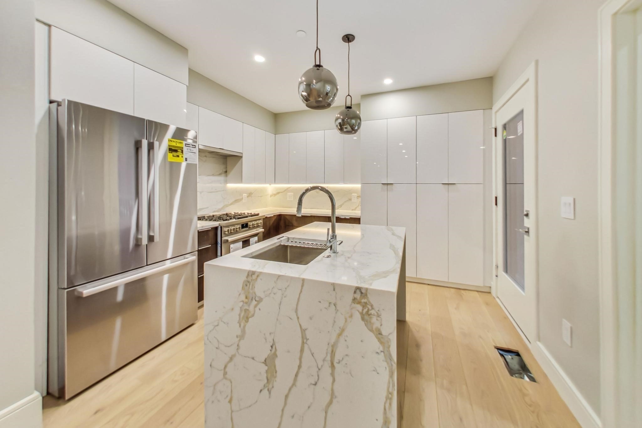 14 No. Bennet Street # 101