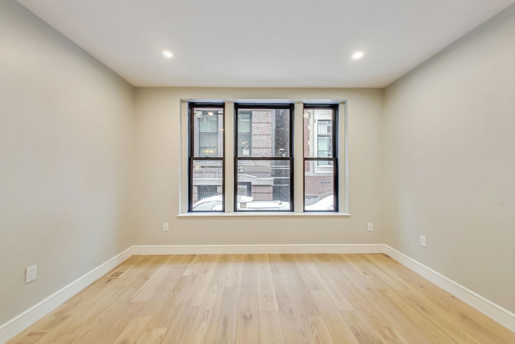 14 No. Bennet Street # 101