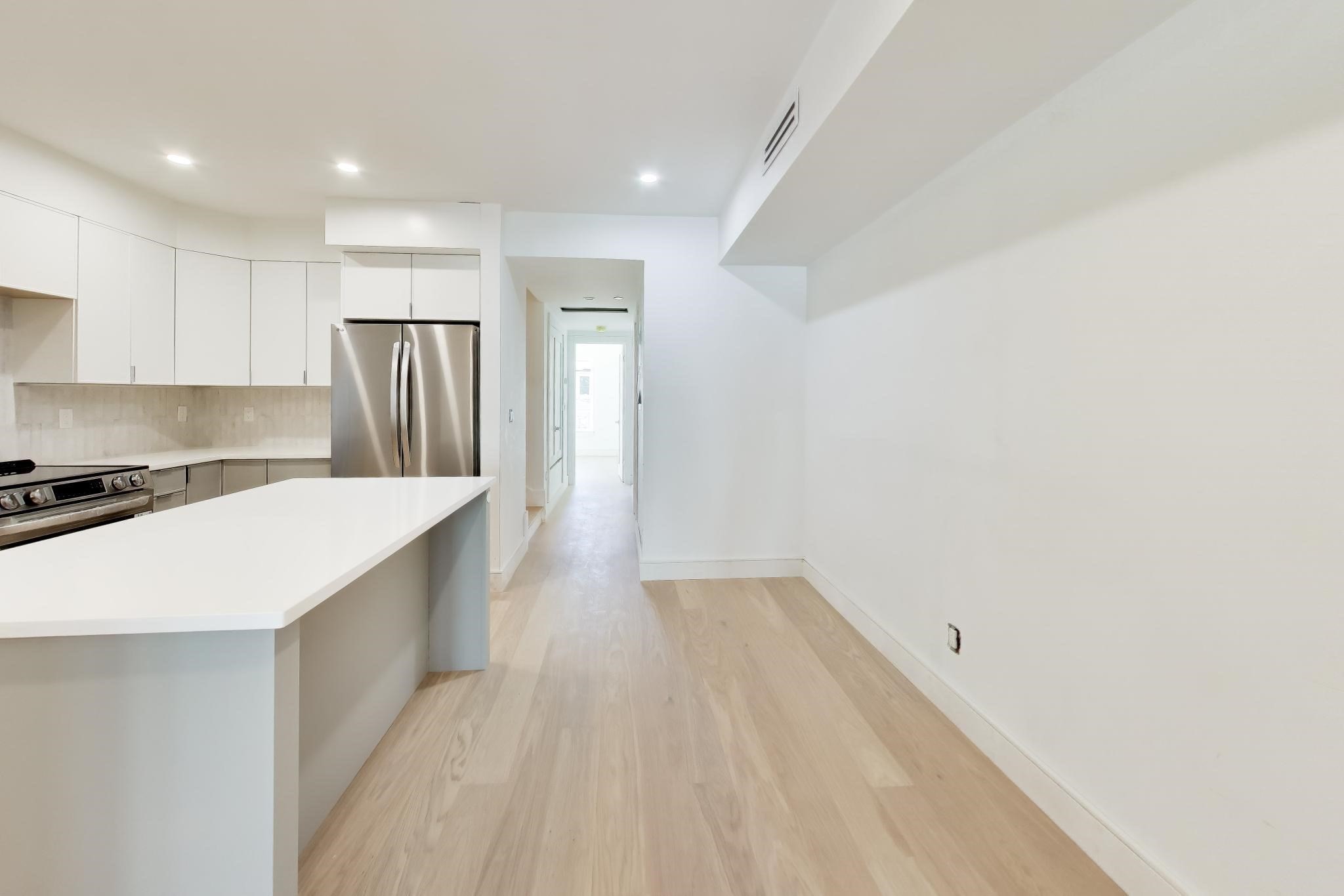 261 Princeton St # 201