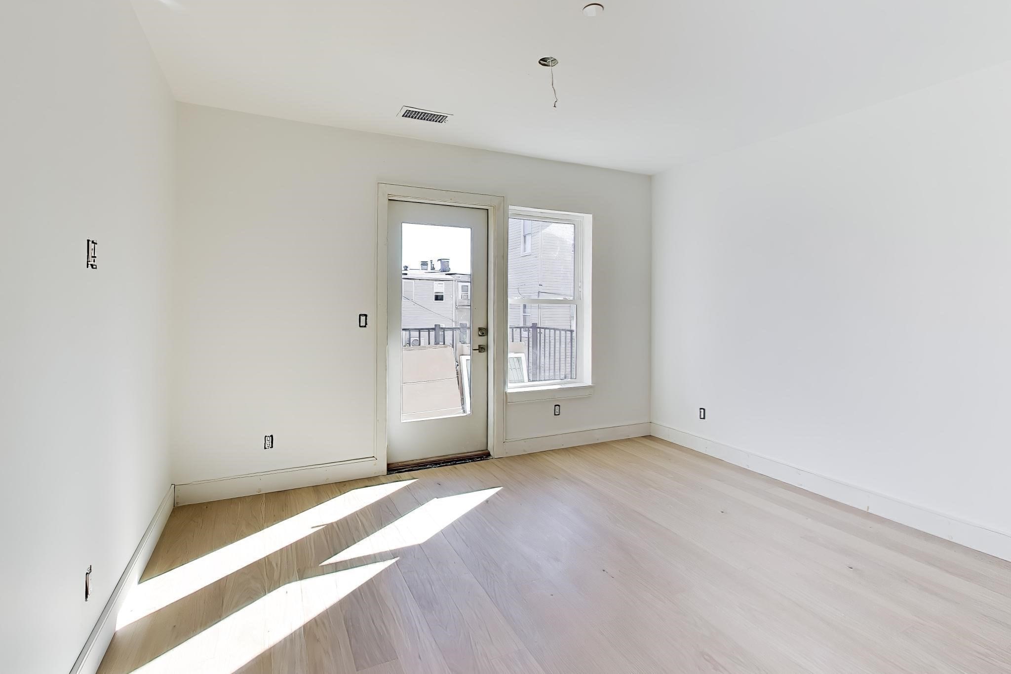 261 Princeton St # 201