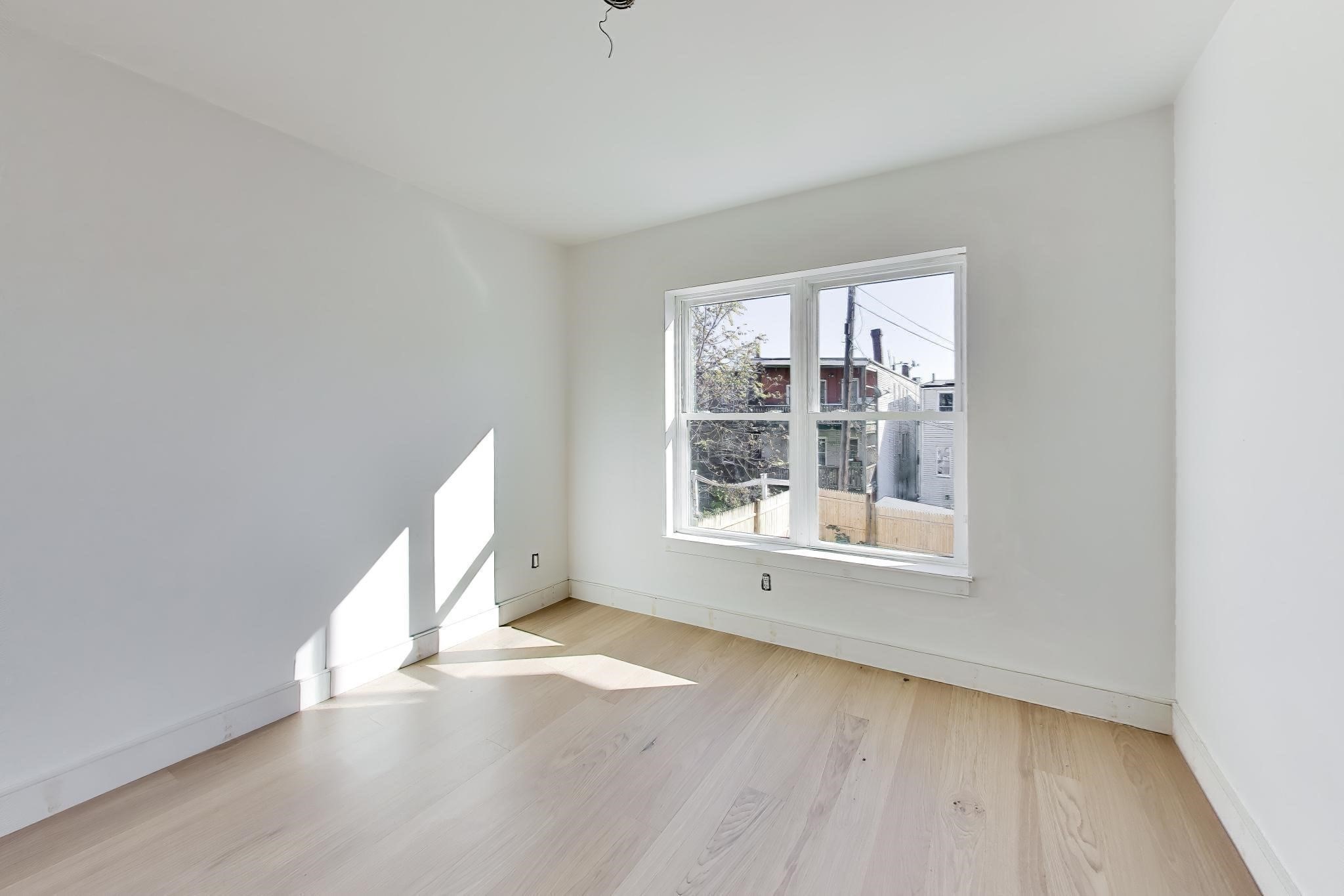 261 Princeton St # 201
