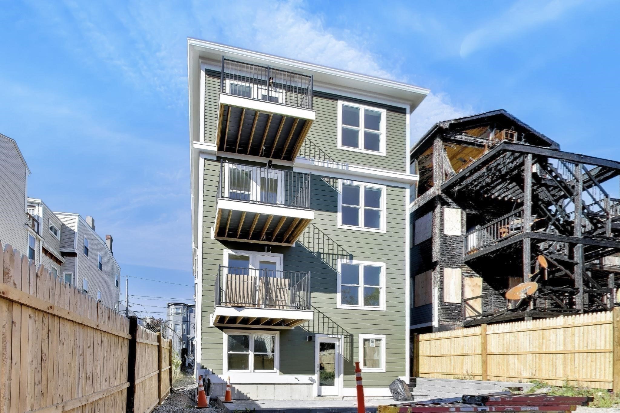 261 Princeton St # 201