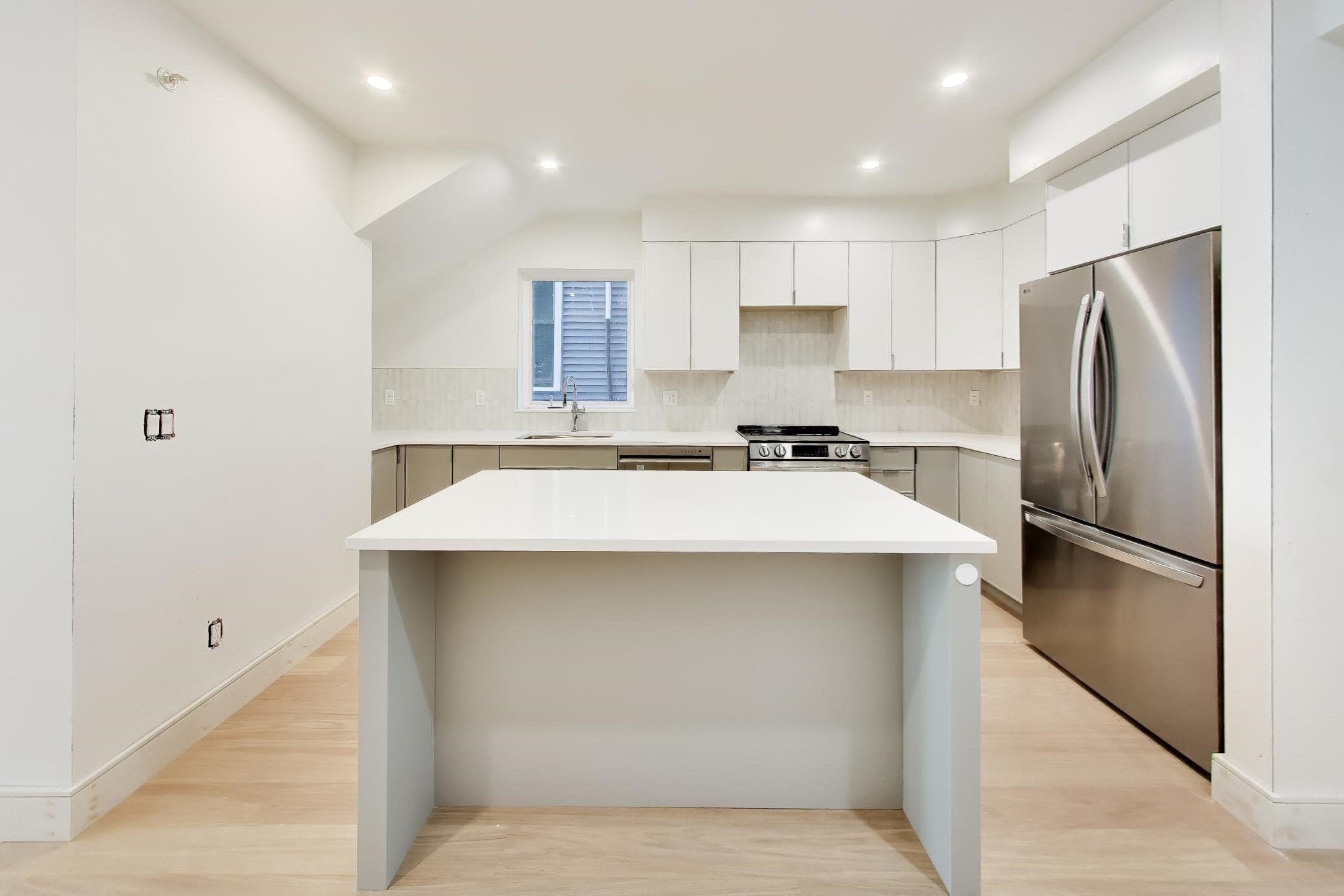 261 Princeton St # 201