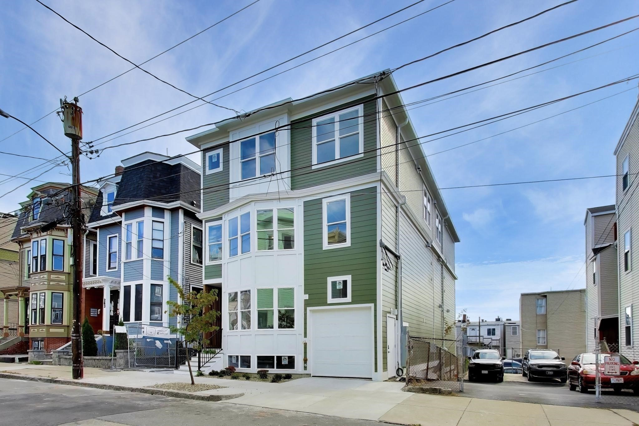 261 Princeton St # 201
