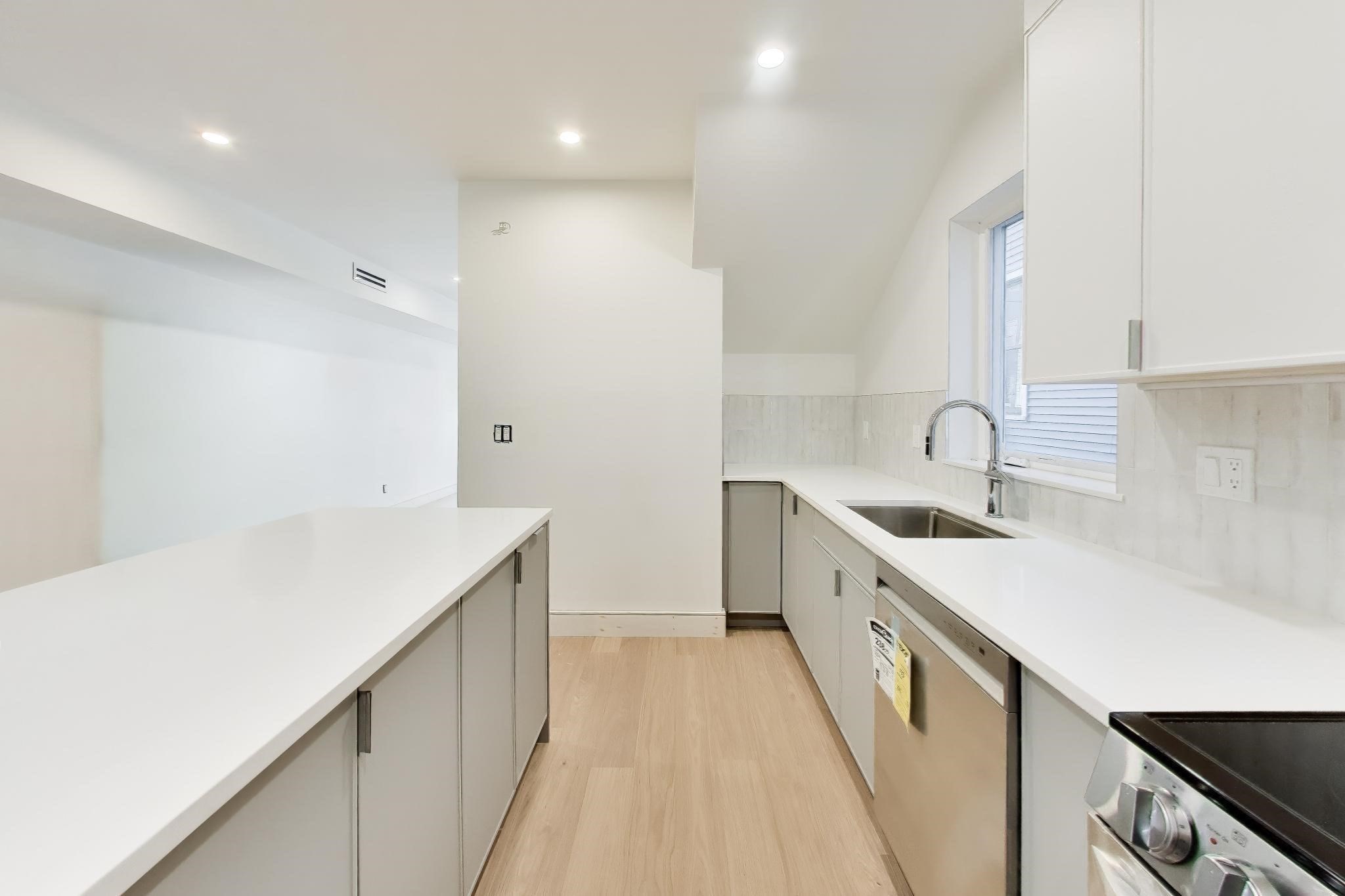 261 Princeton St # 201