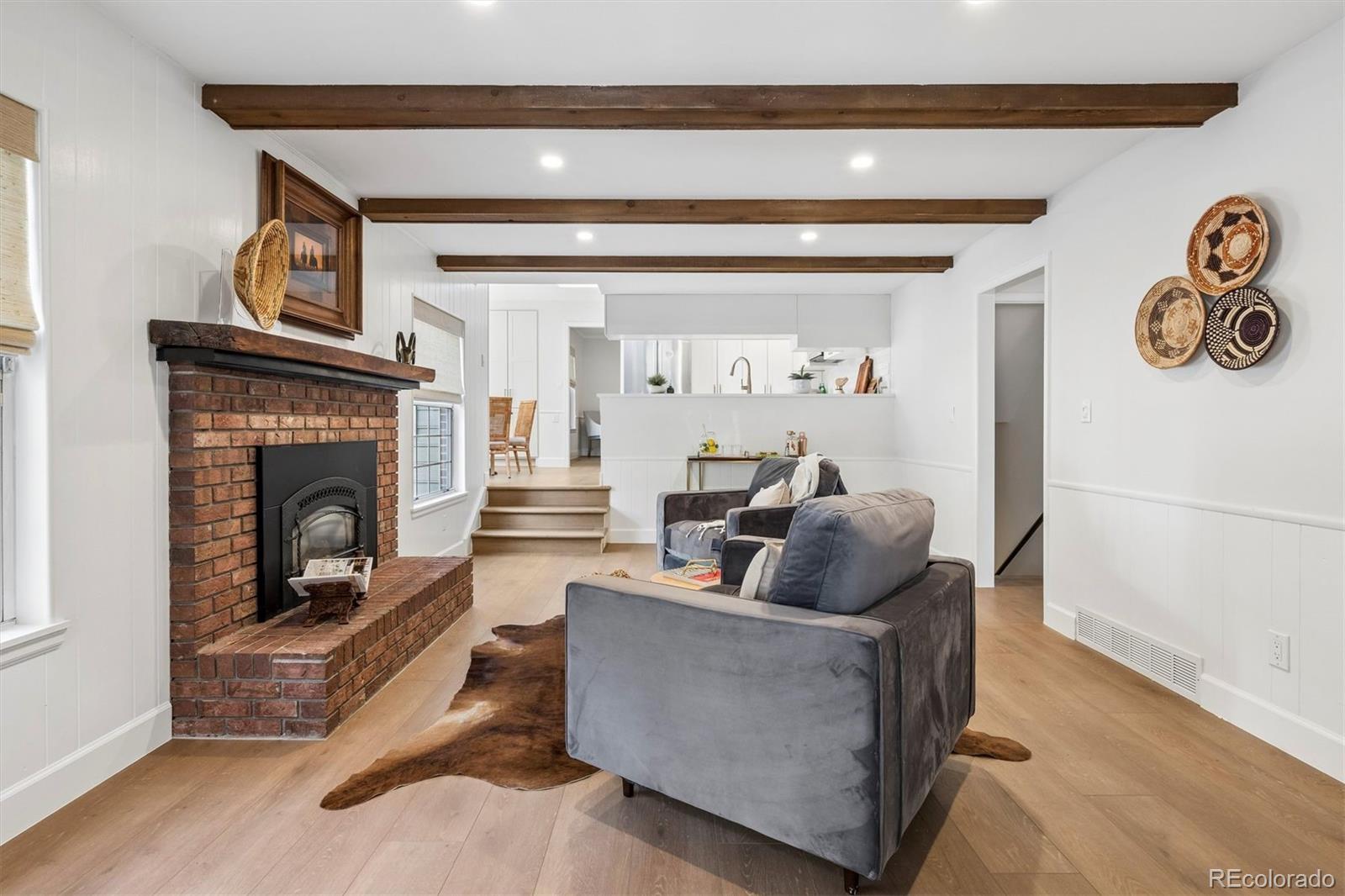 7121 E Hinsdale Place