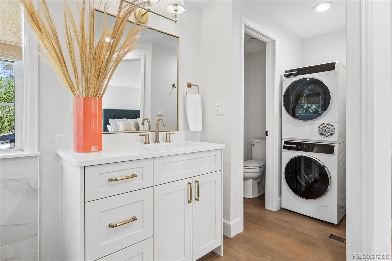 7121 E Hinsdale Place