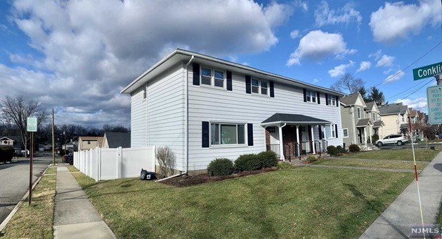 12 Maple Avenue