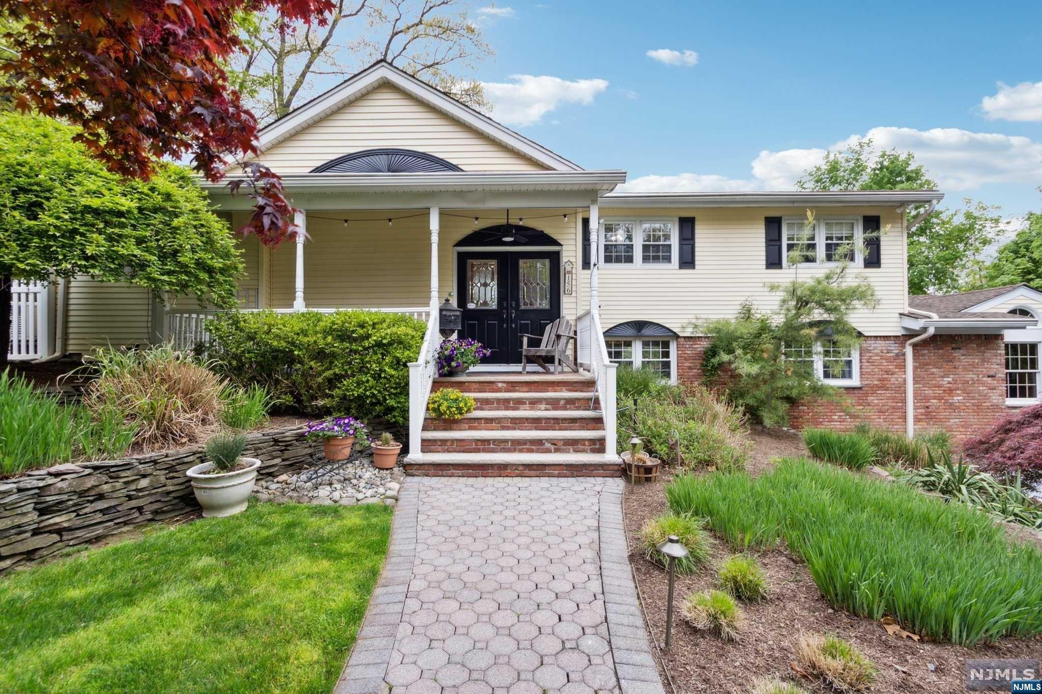 156 Leach Avenue