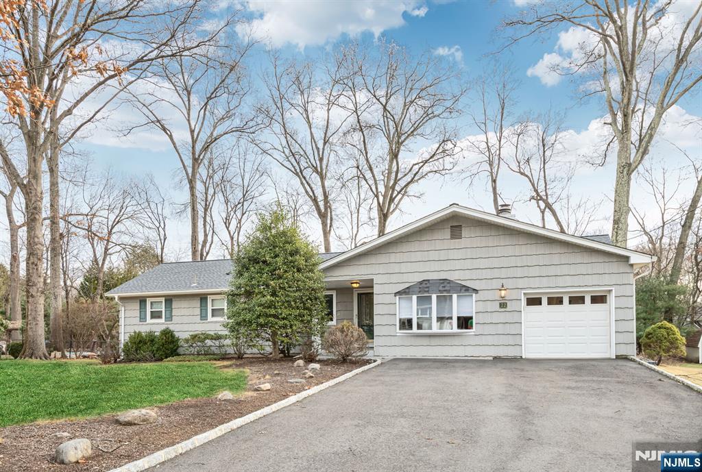 22 Glenair Avenue