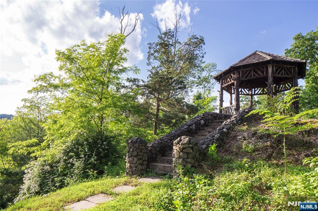 675 Ramapo Valley Road