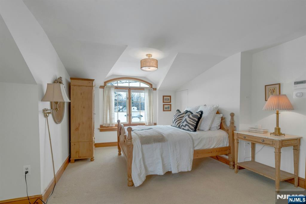 724 W Saddle River Road