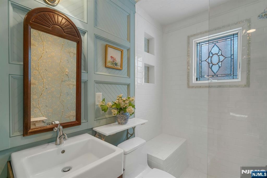 724 W Saddle River Road