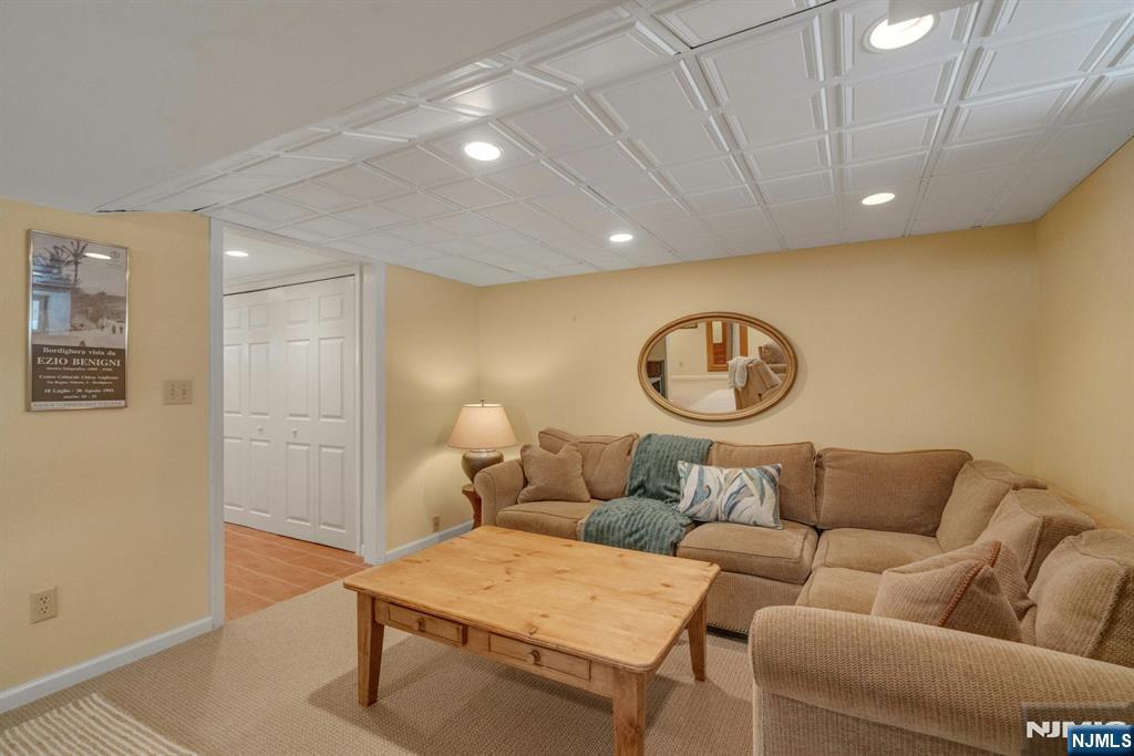 724 W Saddle River Road