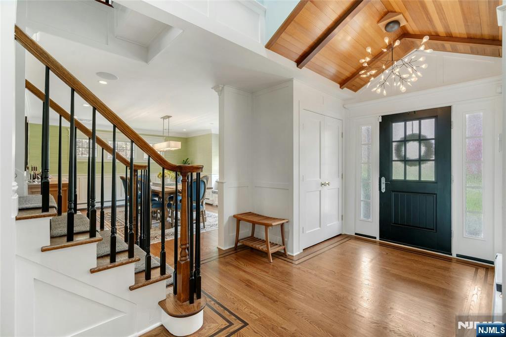 7 Deerhill Drive