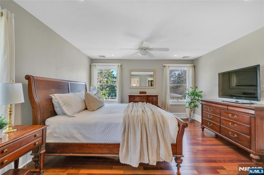 321 Hollywood Avenue