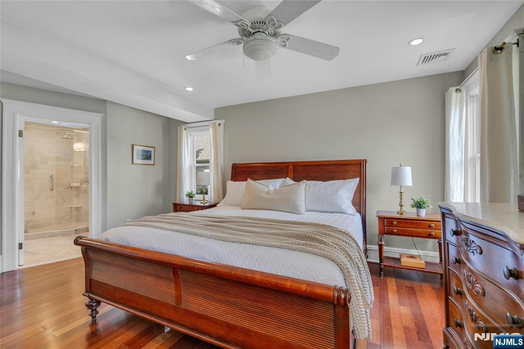 321 Hollywood Avenue