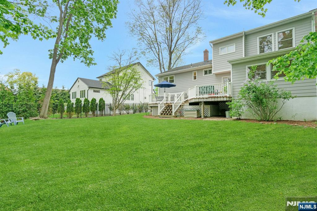 96 Lakewood Avenue