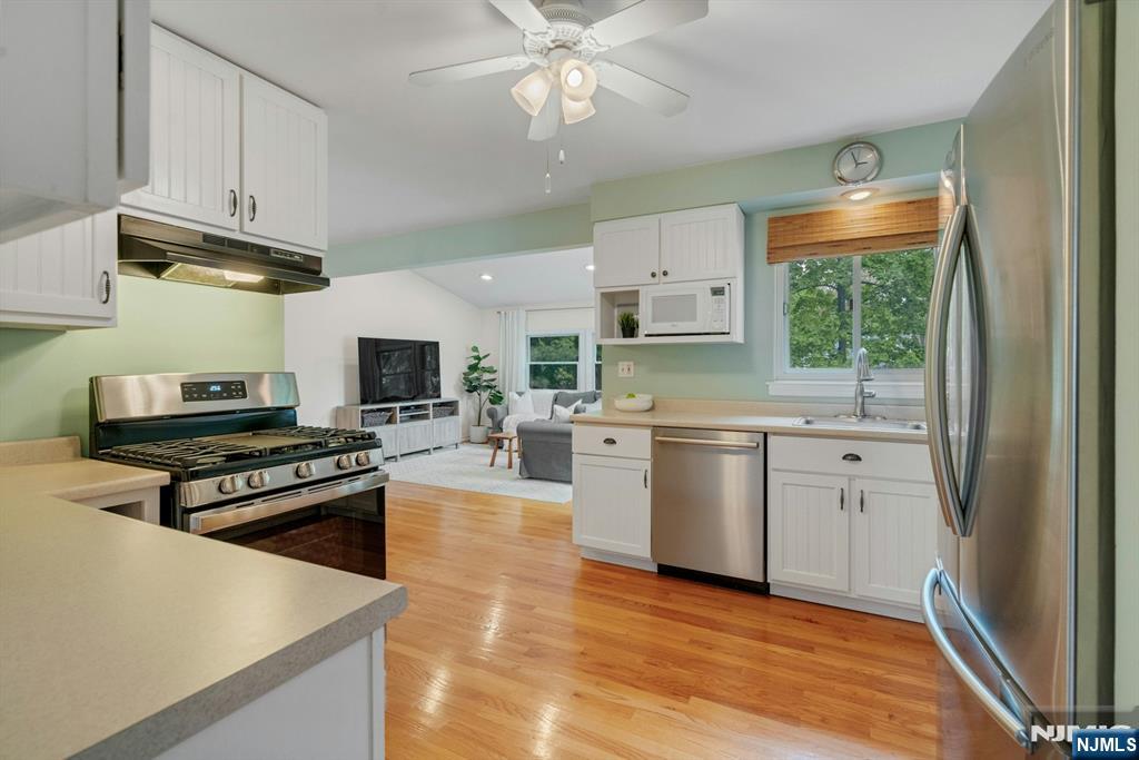 96 Lakewood Avenue