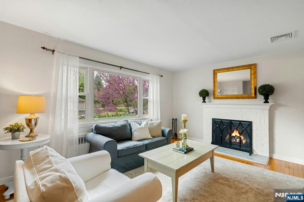 96 Lakewood Avenue