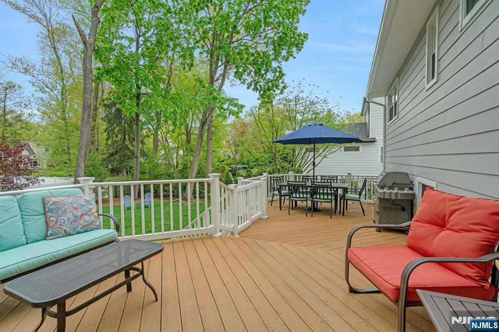 96 Lakewood Avenue