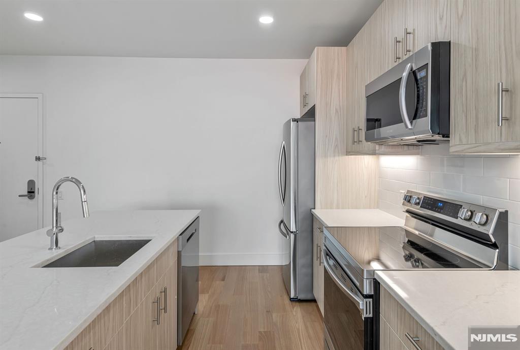 35 Jefferson Street 304