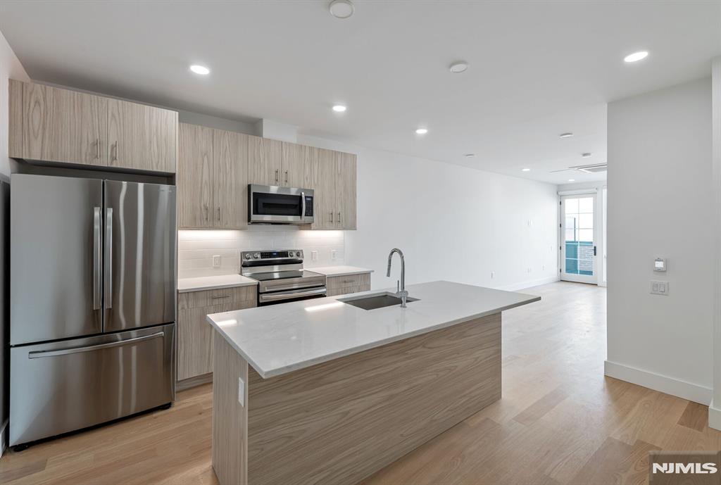 35 Jefferson Street 304